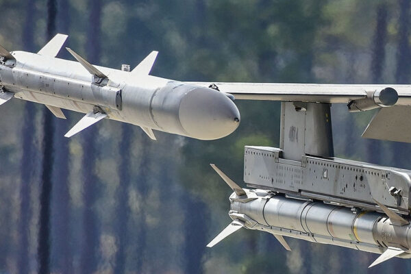 ten-lua-aim-9-sidewinder-huyen-thoai-cong-nghe-khung-hoi-sinh-tren-chien-truong-ukraine-5.jpg