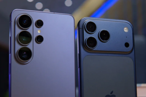 iphone-17-pro-max-va-galaxy-s26-ultra-tro-nen-kem-an-tuong-vi-mot-con-so-2246.png