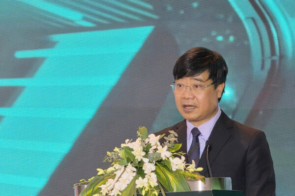 bao-ve-tuong-lai-so-trong-ky-nguyen-hau-luong-tu-va-ai-nong-tren-ban-nghi-su-702.jpg
