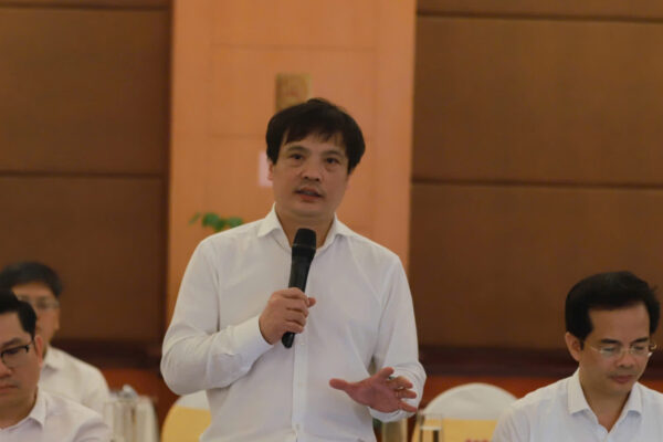 ceo-fpt-de-xuat-mo-hinh-kinh-te-du-lieu-thuc-day-tang-truong-8-10-cho-hue-750.jpg