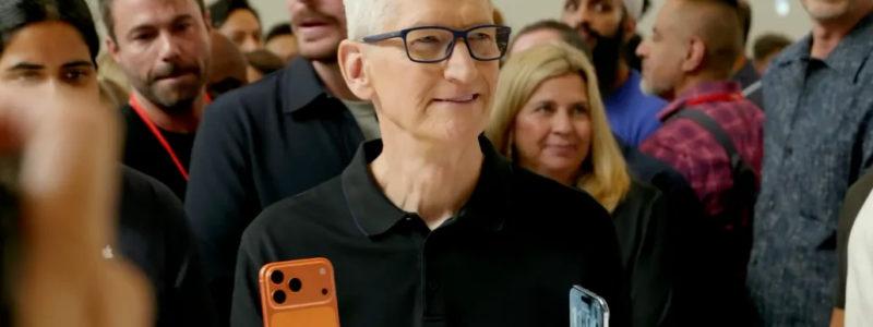 ceo-tim-cook-chinh-thuc-len-tieng-ve-tham-hoa-sap-ap-den-voi-iphone-315.png