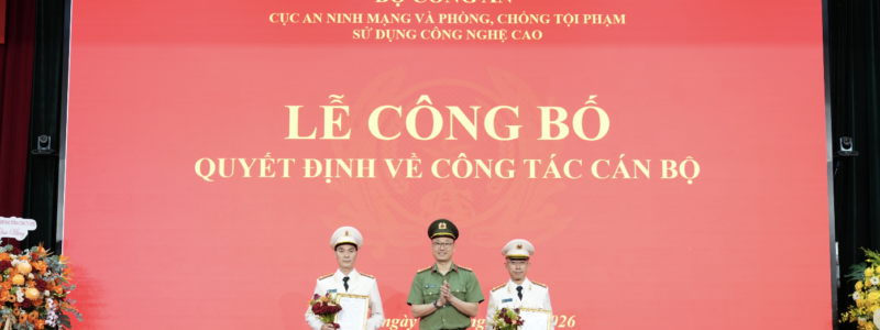 chu-tich-va-tong-giam-doc-fpt-telecom-duoc-phong-thuong-ta-803.png