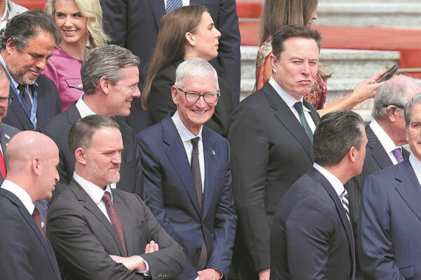 elon-musk-tim-cook-cung-dan-ceo-my-thap-tung-ong-trump-toi-trung-quoc-lam-gi-711.jpeg