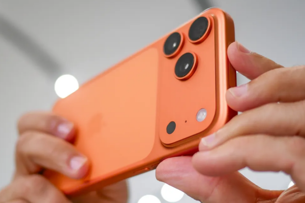 iphone-17-pro-max-that-the-pin-cua-mot-doi-thu-vuot-troi-hoan-toan-2822.png