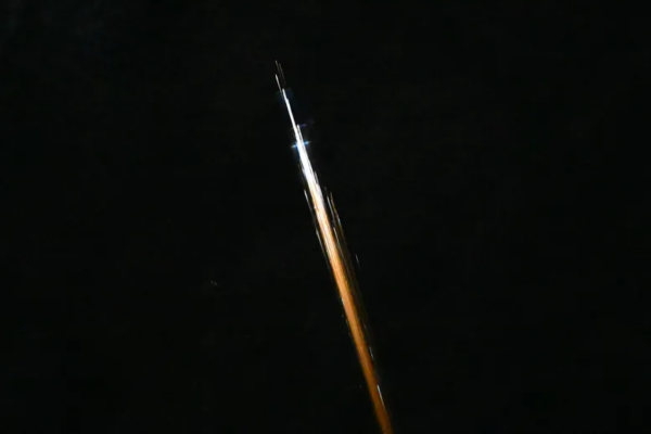 phi-hanh-gia-nasa-ghi-lai-qua-cau-lua-ngoan-muc-tu-iss-1930.png