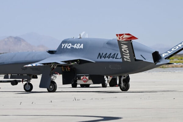 sat-thu-bong-dem-yfq-48a-talon-blue-dinh-hinh-lai-tuong-lai-khong-chien-toan-cau-3060.jpg