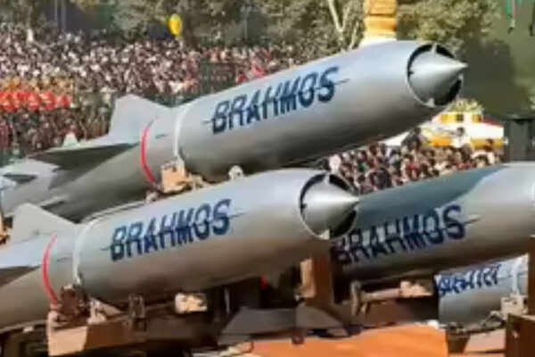 ten-lua-brahmos-cong-nghe-sea-skimming-kho-bi-danh-chan-thay-doi-cuoc-choi-3646.jpg