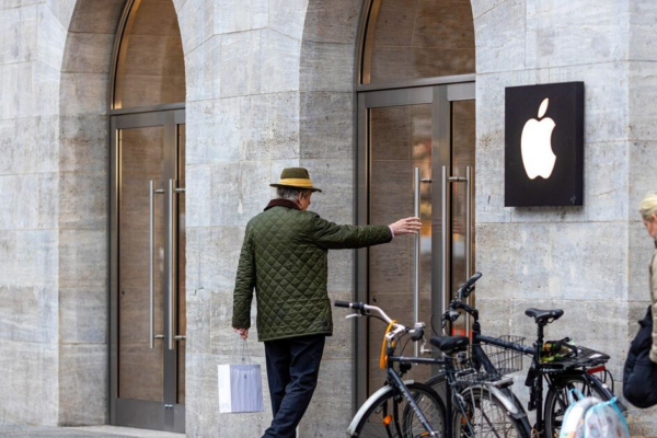 10-su-that-it-nguoi-biet-ve-apple-2527.png