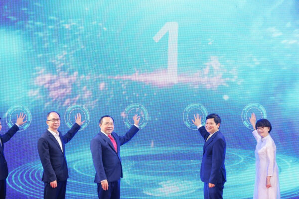 ra-mat-trung-tam-quoc-gia-ho-tro-san-xuat-thu-chip-ban-dan-1494.jpg