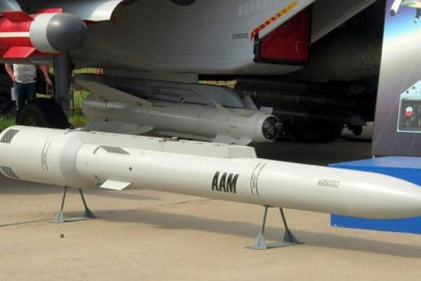 ten-lua-ks-172-tam-ban-sieu-xa-an-tu-tu-xa-de-doa-lam-moi-bo-nao-nato-te-liet-1780.jpg