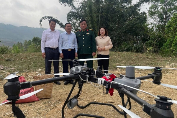 tinh-dau-tien-thi-diem-phat-trien-kinh-te-tam-thap-bang-uav-voi-khoang-6-1060.jpg
