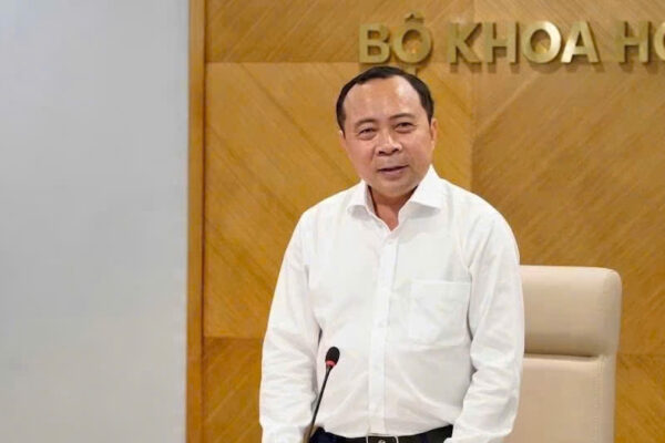 bo-truong-vu-hai-quan-lam-chu-tich-uy-ban-tan-so-vo-tuyen-dien-2672.webp.jpeg