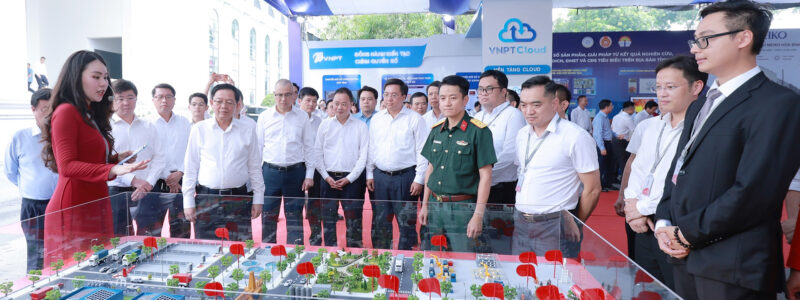 phu-tho-tim-dong-luc-tang-truong-moi-tu-khoa-hoc-cong-nghe-2000.jpg