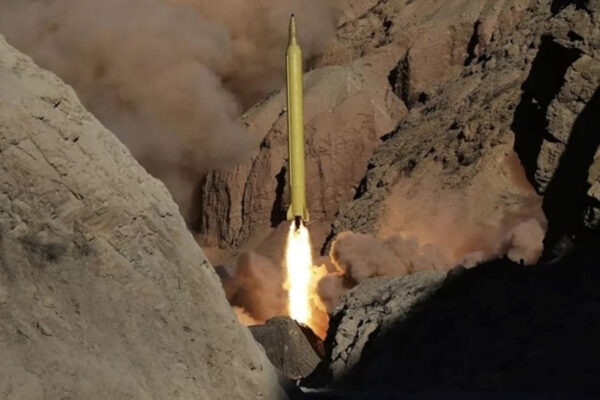 ten-lua-haj-qasem-iran-toc-do-mach-12-khac-tinh-cua-phong-khong-1707.jpg