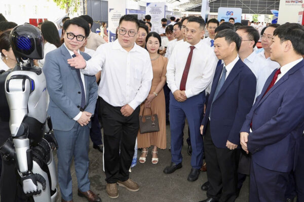 thu-truong-hoang-minh-xay-dung-hai-phong-thanh-trung-tam-doi-moi-sang-tao-2292.jpg