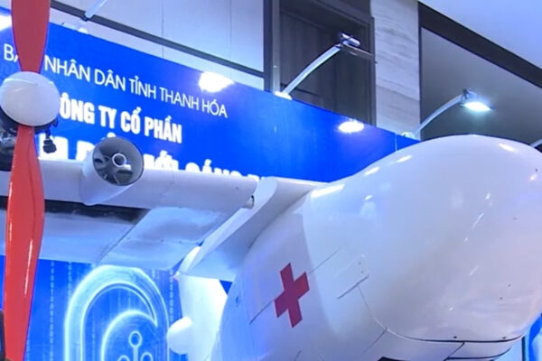 uav-cho-sinh-pham-y-te-nang-100kg-gay-chu-y-tai-hoi-nghi-doanh-nghiep-thanh-hoa-3161.jpg