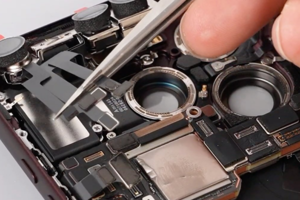 iphone-18-pro-vua-bi-mo-bung-he-lo-bi-mat-apple-giau-kin-ben-trong-349.png