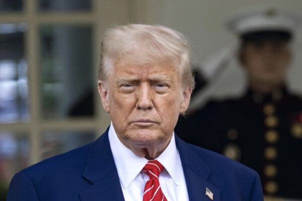 tong-thong-trump-noi-ve-nguy-co-loai-nguoi-diet-vong-vi-tri-tue-nhan-tao-2013.jpg